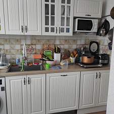 Шкаф верхний 2 двери Лондон со стеклом BMS